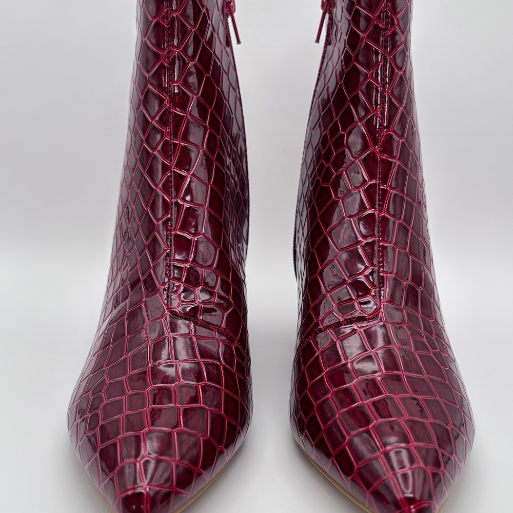 Nightlife Ankle Boot by Sugar in a Red Crocodile Women's Size 8 - Picture 2 of 7